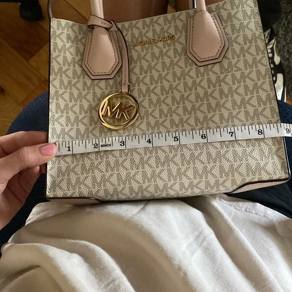 Michael Kors messenger bag - Picture 8 of 9